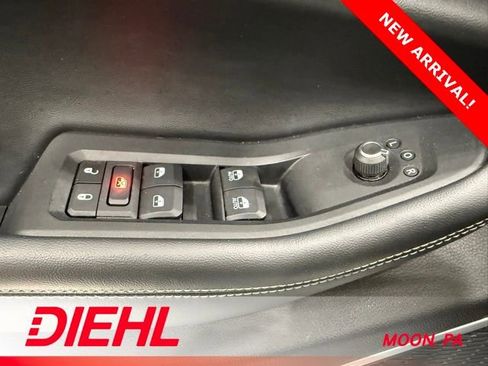 Used 2022 Jeep Grand Cherokee L Laredo image 24