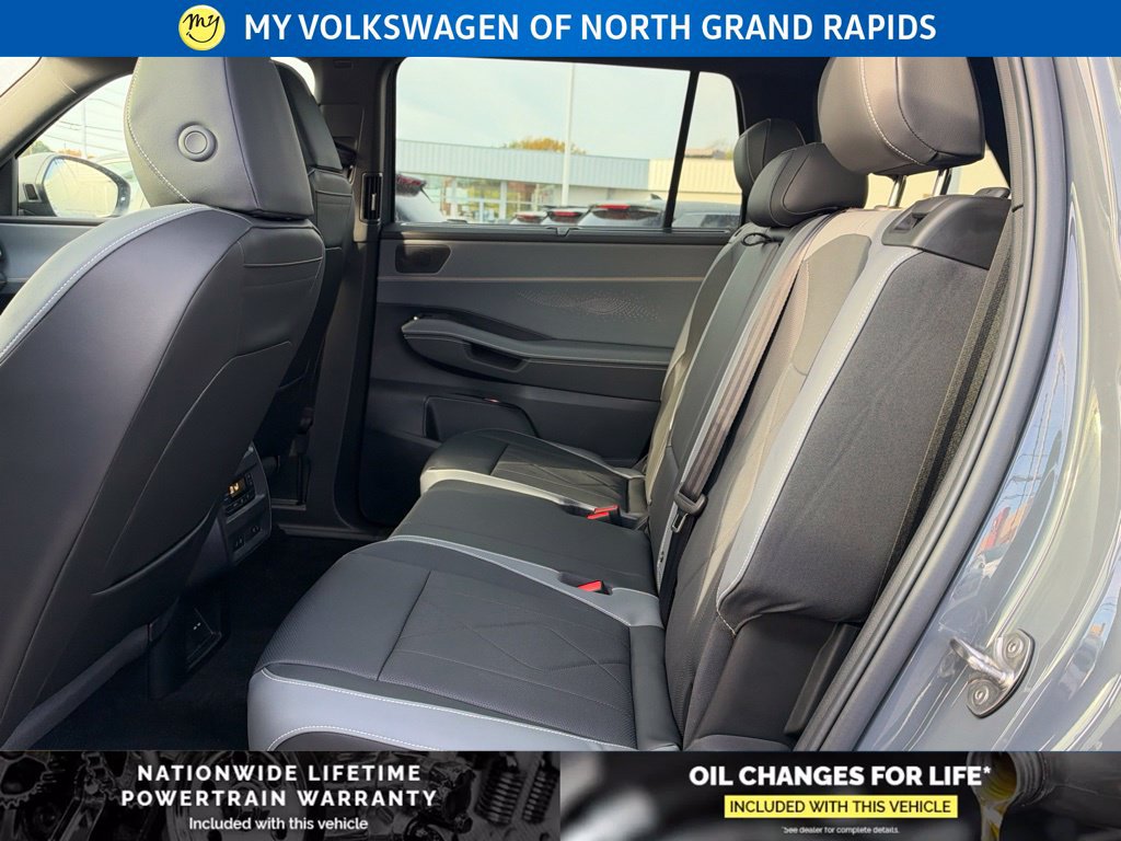 New 2027 Volkswagen Atlas SEL R-Line AWD/4WD image 19
