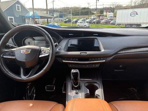 Used 2022 Cadillac XT4 Sport image 26