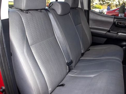 Used 2017 Toyota Tacoma SR5 RWD image 13