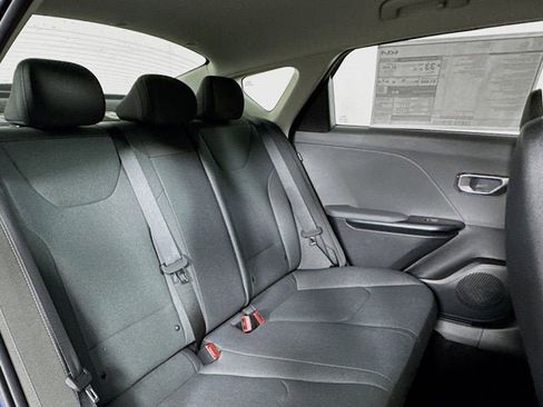 New 2025 Kia K4 LXS image 25