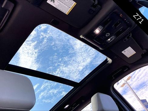 Used 2021 Chevrolet Tahoe Z71 w/ Z71 Signature Package image 27