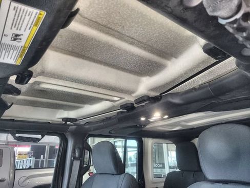 Used 2019 Jeep Wrangler Unlimited Sport S AWD/4WD image 22