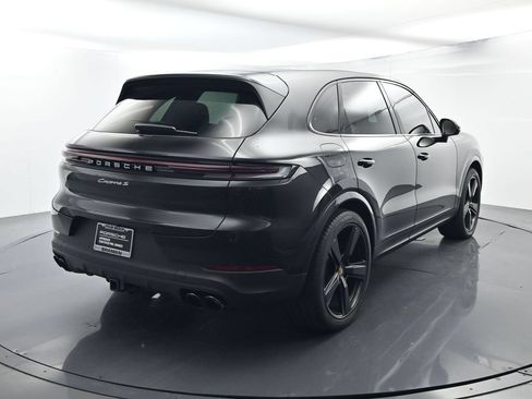 Certified 2025 Porsche Cayenne S AWD/4WD image 14