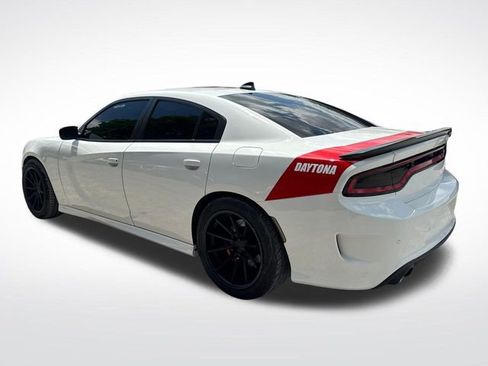 Used 2017 Dodge Charger R/T RWD image 3