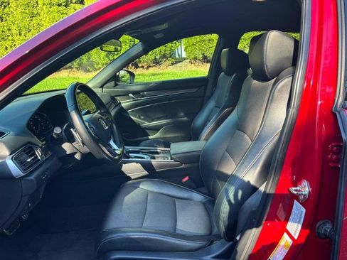 Used 2018 Honda Accord Sport image 12