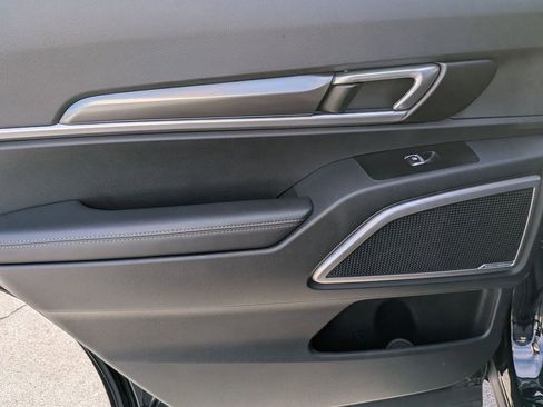 Used 2025 Kia Telluride S FWD image 27