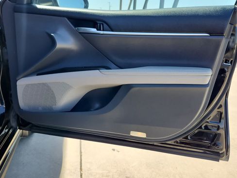 Used 2021 Toyota Camry XSE FWD image 9