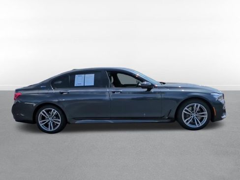Used 2018 BMW 740e xDrive AWD/4WD image 4