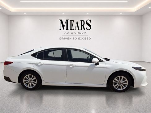Used 2025 Toyota Camry LE FWD image 6