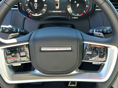 New 2025 Land Rover Range Rover Long Wheelbase SE image 12