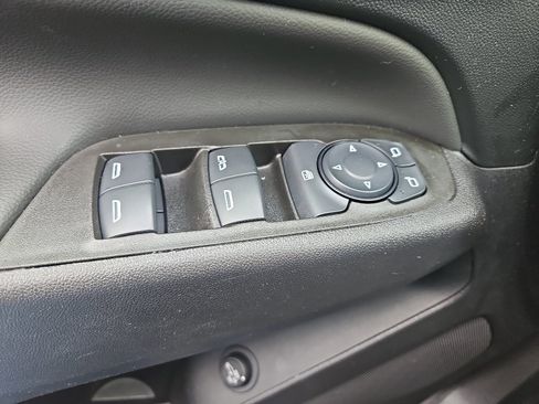 Used 2024 Chevrolet Equinox LT FWD image 14