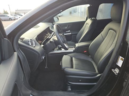 Used 2025 Mercedes-Benz GLA 250 image 8