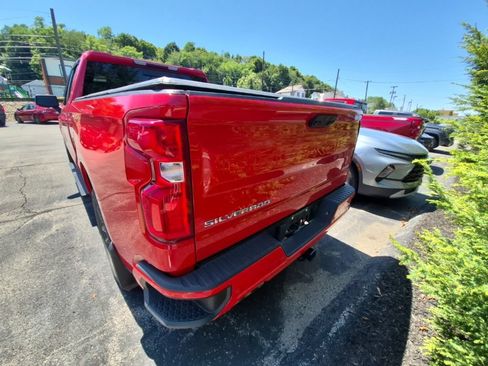 Used 2022 Chevrolet Silverado 1500 RST AWD/4WD image 6