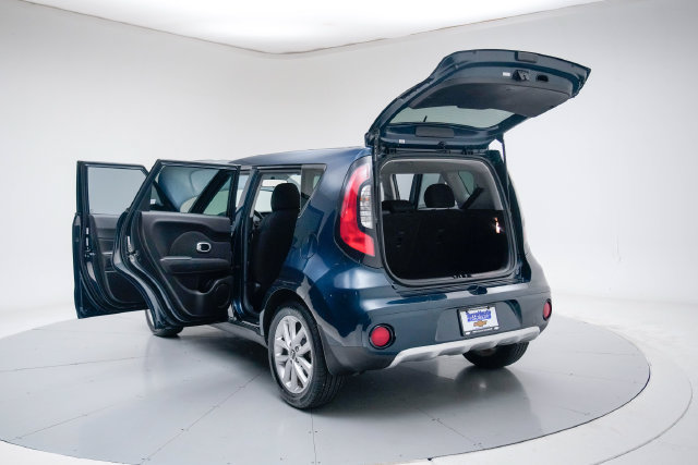 Used 2017 Kia Soul + FWD image 19