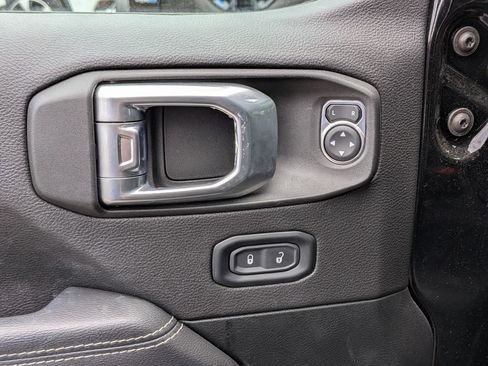 Used 2022 Jeep Wrangler Unlimited Sahara w/ Cold Weather Group AWD/4WD image 12