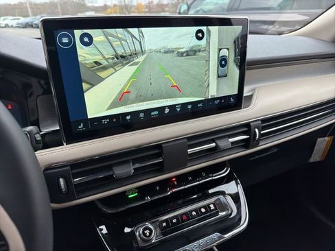 New 2026 Lincoln Corsair Premiere image 12