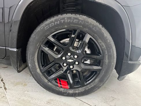 Used 2021 Chevrolet Traverse Premier w/ Redline Edition image 18