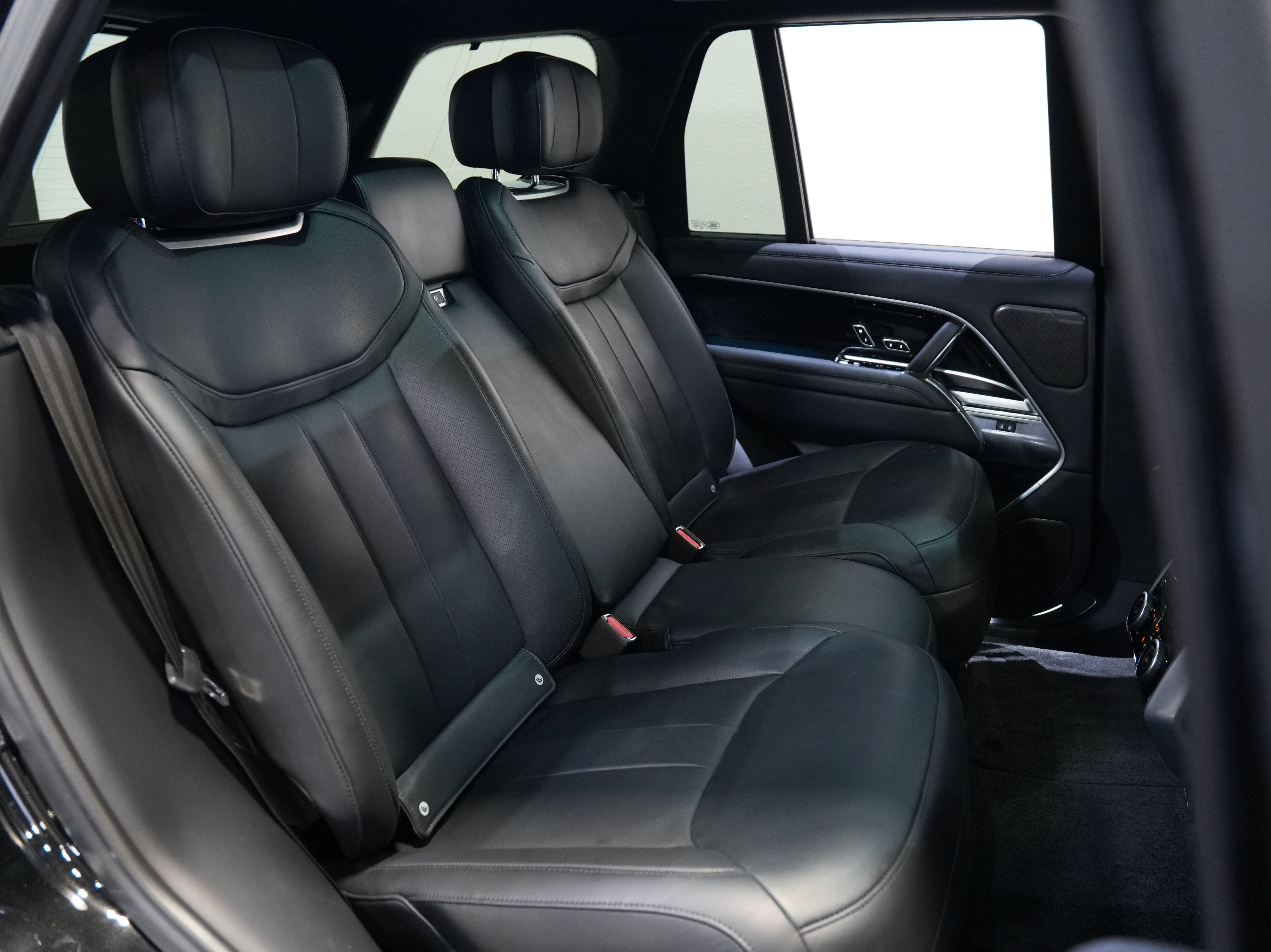Used 2024 Land Rover Range Rover Autobiography AWD/4WD image 35