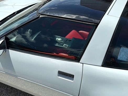 Used 1996 Chevrolet Corvette Coupe RWD image 17