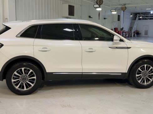 Used 2023 Lincoln Nautilus AWD w/ Premium Package image 2