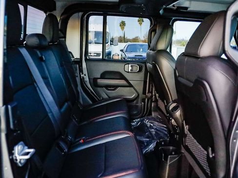 New 2026 Jeep Gladiator Rubicon w/ Steel Power Dome Hood Package AWD/4WD image 20