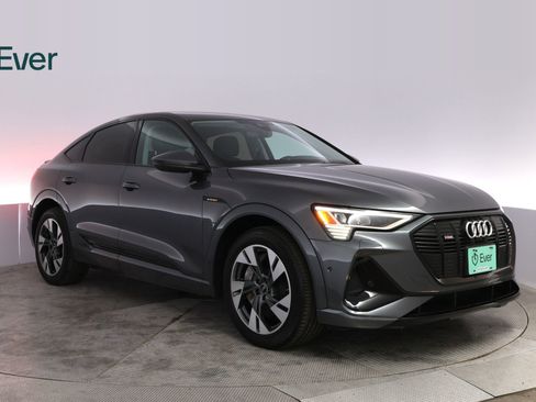 Used 2022 Audi e-tron Premium w/ Convenience Plus Package AWD/4WD image 13
