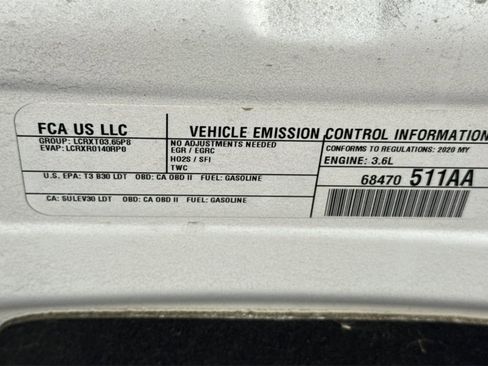 Used 2020 Chrysler Pacifica Touring image 37