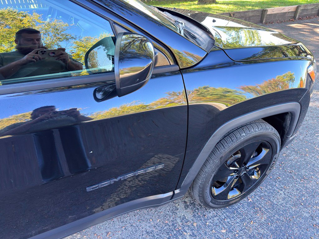 Used 2019 Jeep Compass Latitude AWD/4WD image 3
