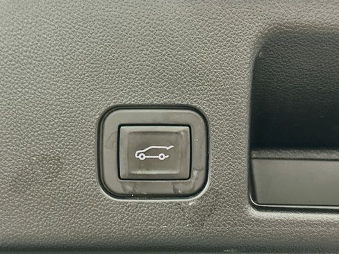 Used 2024 Chevrolet Equinox EV LT w/ LPO, Blackout Package FWD image 29