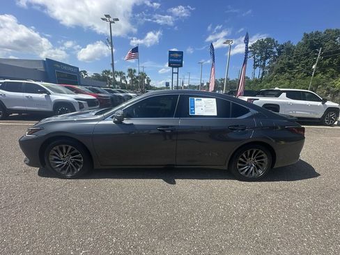 Used 2024 Lexus ES 300h Ultra Luxury w/ Accessory Package (Z2) FWD image 12