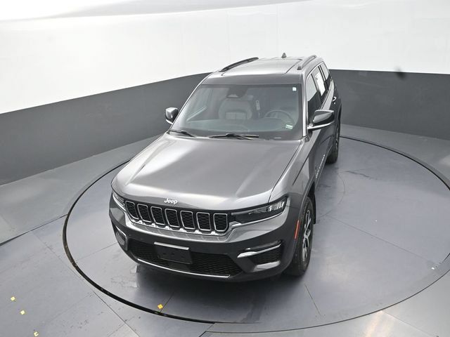 Used 2024 Jeep Grand Cherokee Limited AWD/4WD image 14