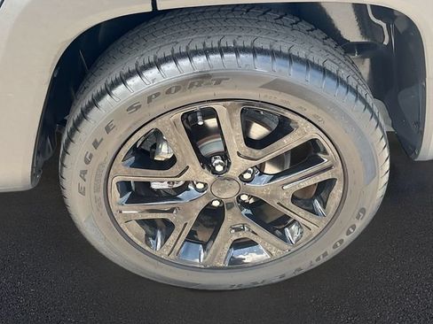 Used 2023 Jeep Renegade Altitude AWD/4WD image 30