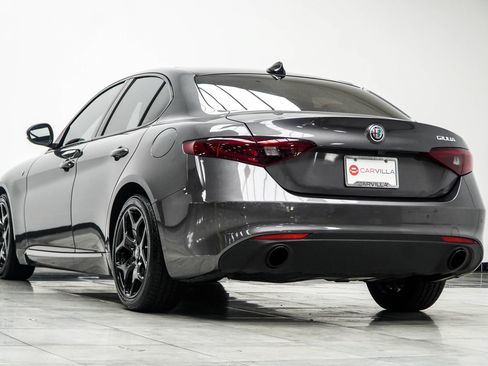 Used 2022 Alfa Romeo Giulia Ti RWD image 13