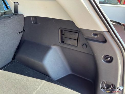 Used 2023 GMC Terrain Denali image 9