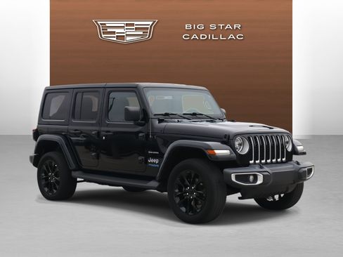 Used 2021 Jeep Wrangler Unlimited Sahara w/ Cold Weather Group image 7