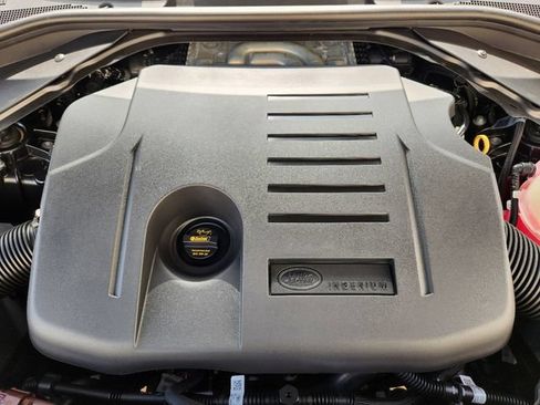 New 2025 Land Rover Range Rover SE AWD/4WD image 21