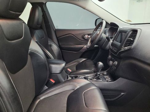 Used 2020 Jeep Cherokee Latitude Plus w/ Comfort/Convenience Group image 21