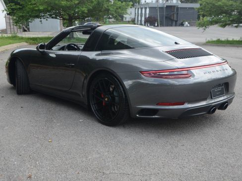 Used 2019 Porsche 911 AWD/4WD image 17