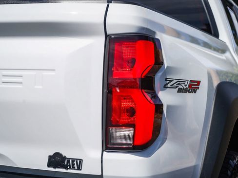 Used 2024 Chevrolet Colorado ZR2 w/ ZR2 Bison Edition AWD/4WD image 7