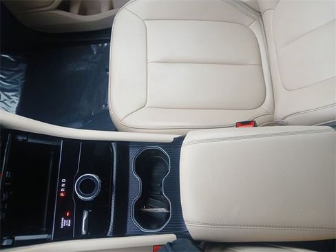 Used 2024 Jeep Grand Cherokee L Limited w/ Black Appearance Package image 21