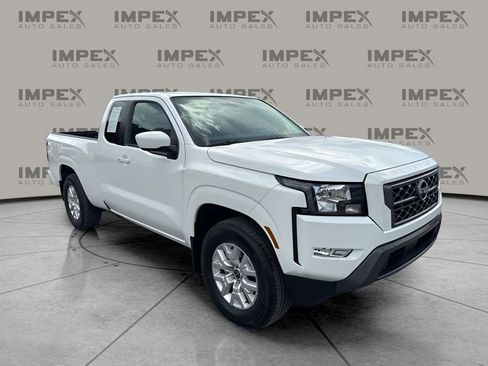 Used 2024 Nissan Frontier SV w/ SV Convenience Package RWD image 7