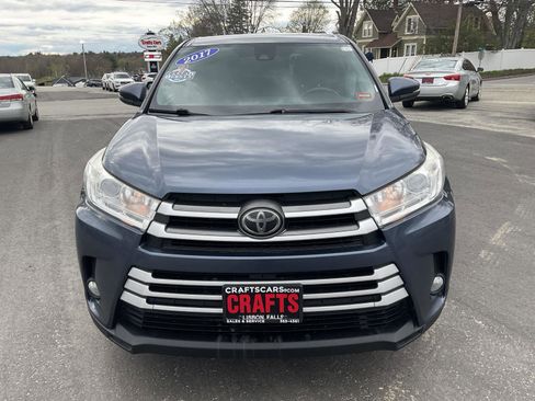 Used 2017 Toyota Highlander Plus AWD/4WD image 8