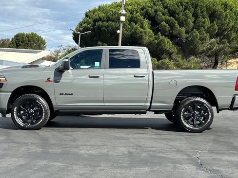 New 2026 RAM 2500 Laramie AWD/4WD image 7