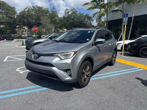 Used 2018 Toyota RAV4 XLE FWD image 10