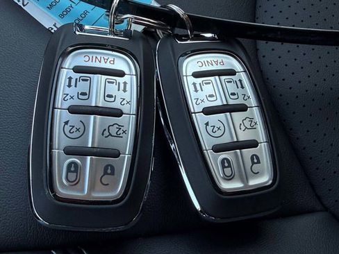 New 2026 Chrysler Pacifica Select image 29