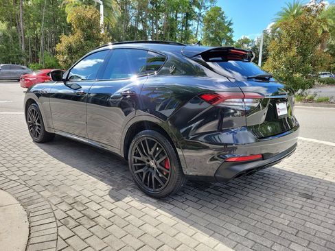 Used 2022 Maserati Levante GT AWD/4WD image 2