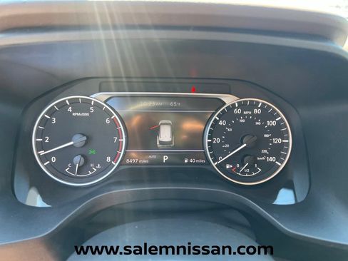 Used 2023 Nissan Rogue SV AWD/4WD image 14