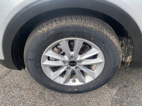 Used 2020 Kia Sorento FWD V6 image 10