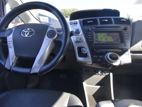 Used 2013 Toyota Prius V Five image 8
